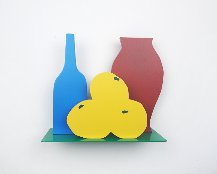Blue bottle, brown vase, 3 apples