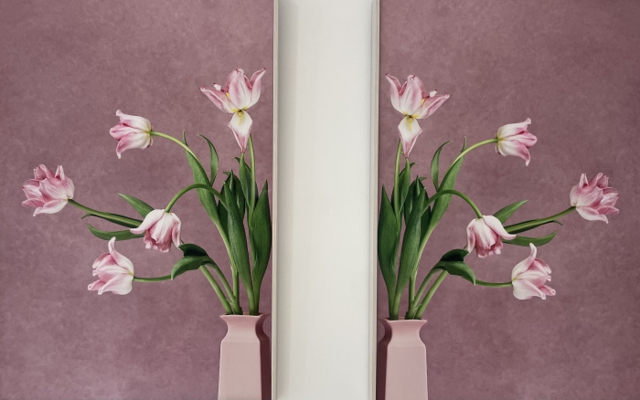 Tulips in a pink vase (tweeluik)