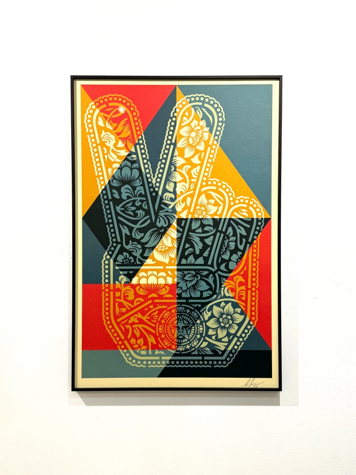 Peace Fingers Geometric
