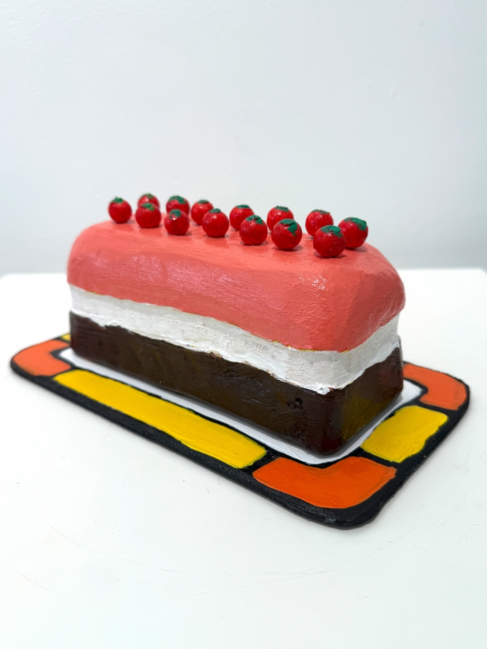 Taart met chocolade en kersen- roze