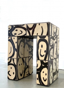 happy-stool